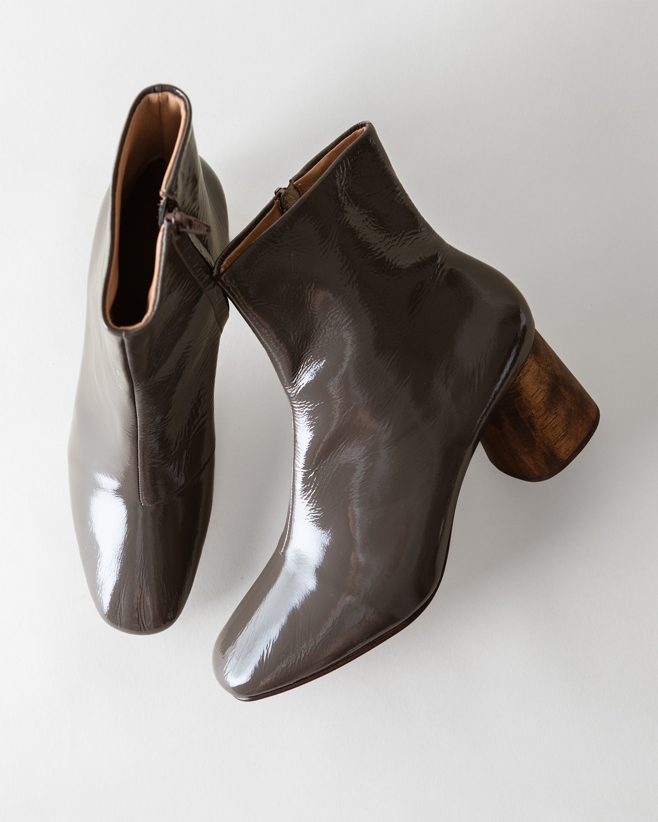 HARLOW BOOT ASH CRINKLE PATENT