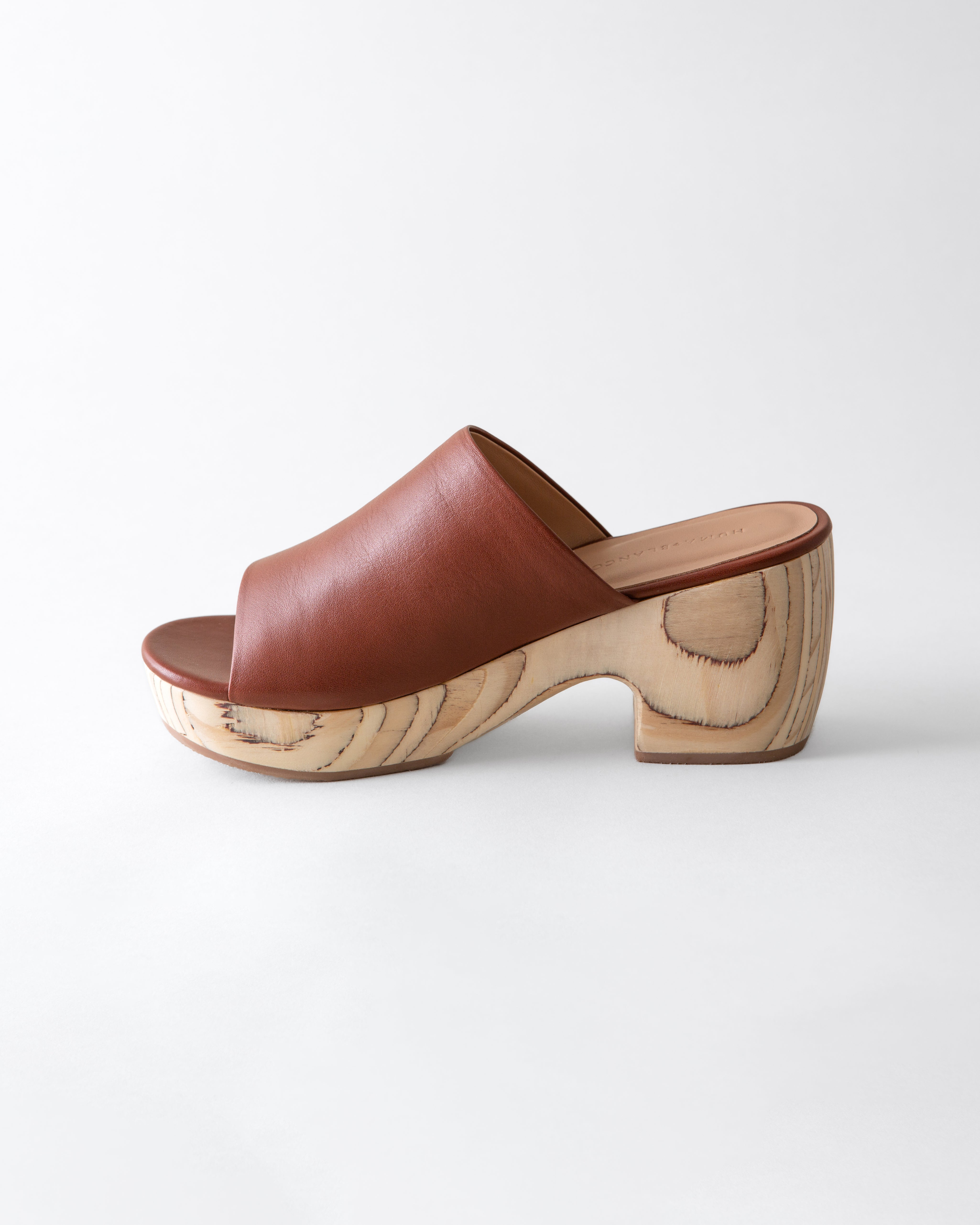 KATLYN CLOG SANDAL CINNAMON NAPPA