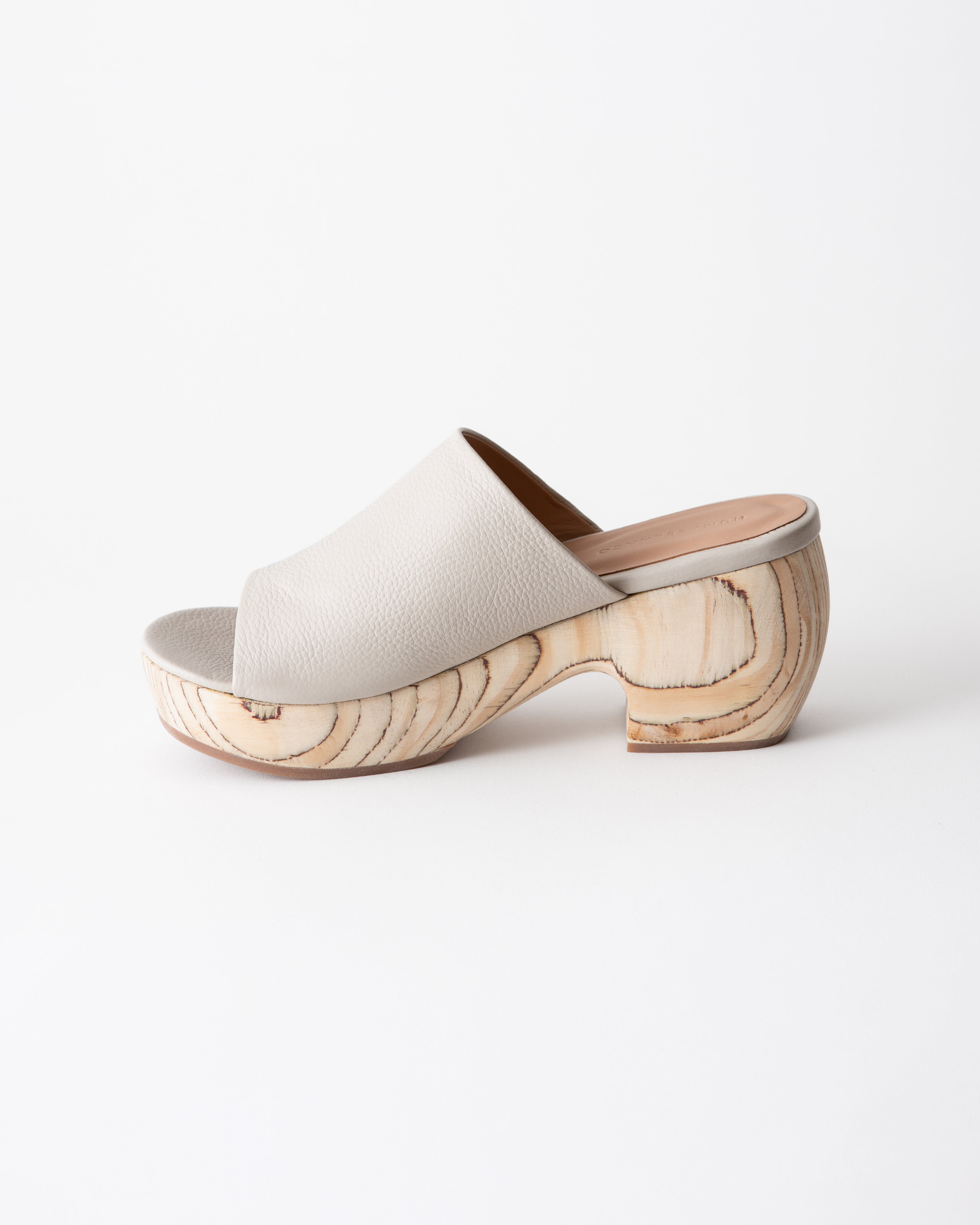 KATLYN CLOG SANDAL PEBBLED CREAM NAPPA