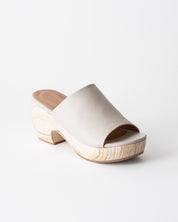 KATLYN CLOG SANDAL PEBBLED CREAM NAPPA