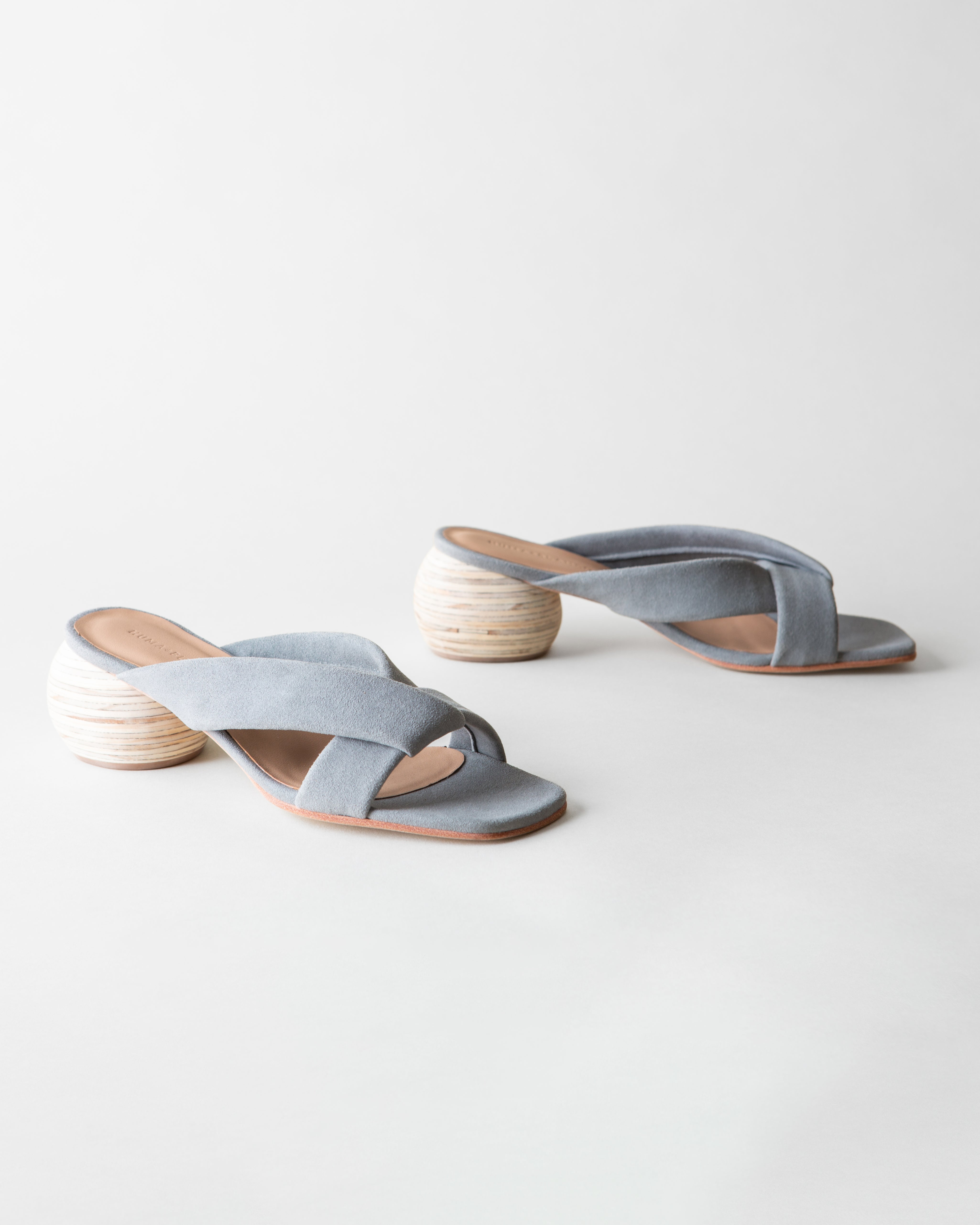 KIRA HEELED SANDAL GREY SUEDE