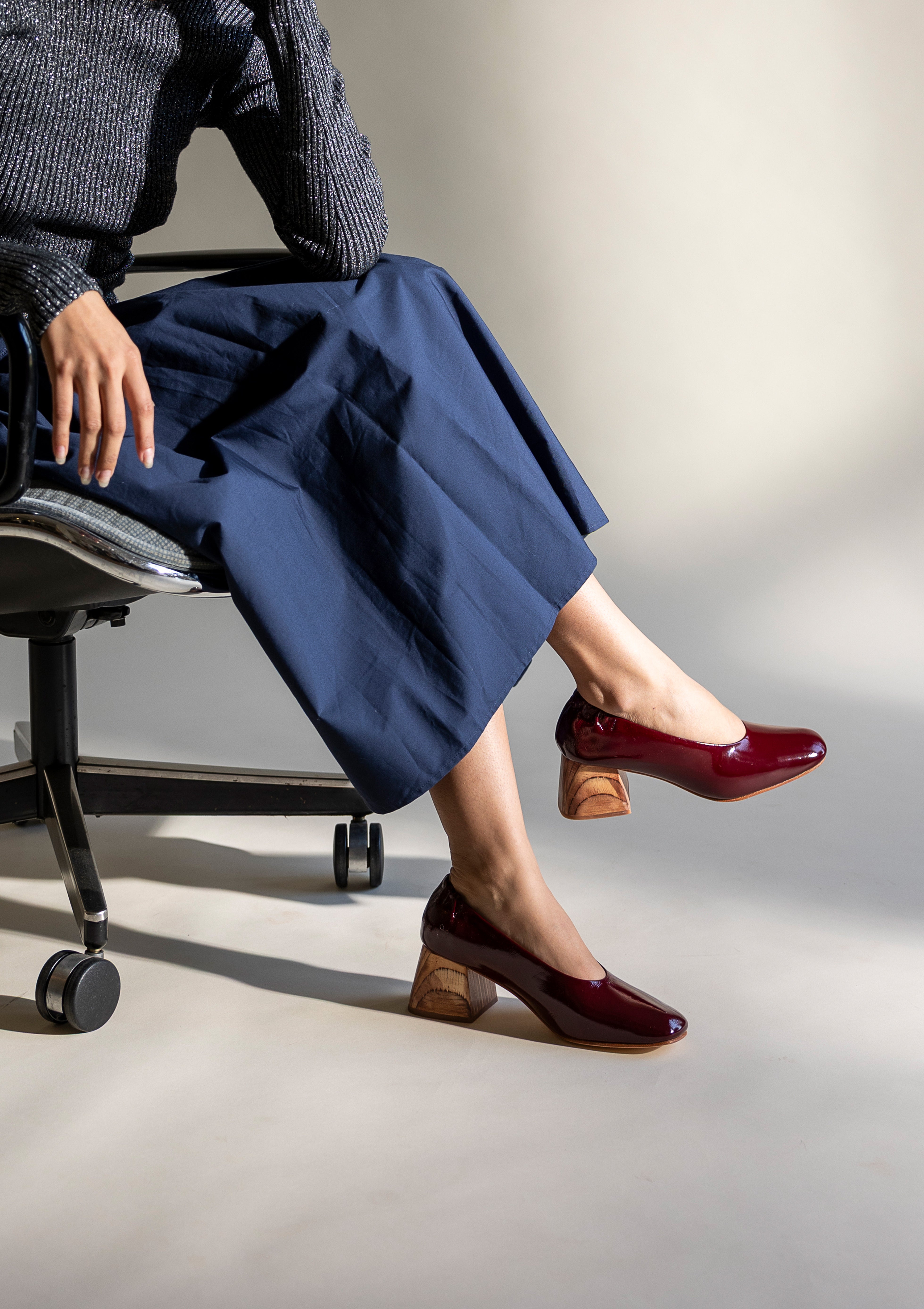 MIMI BLOCK HEEL PUMP VINO CRINKLE PATENT