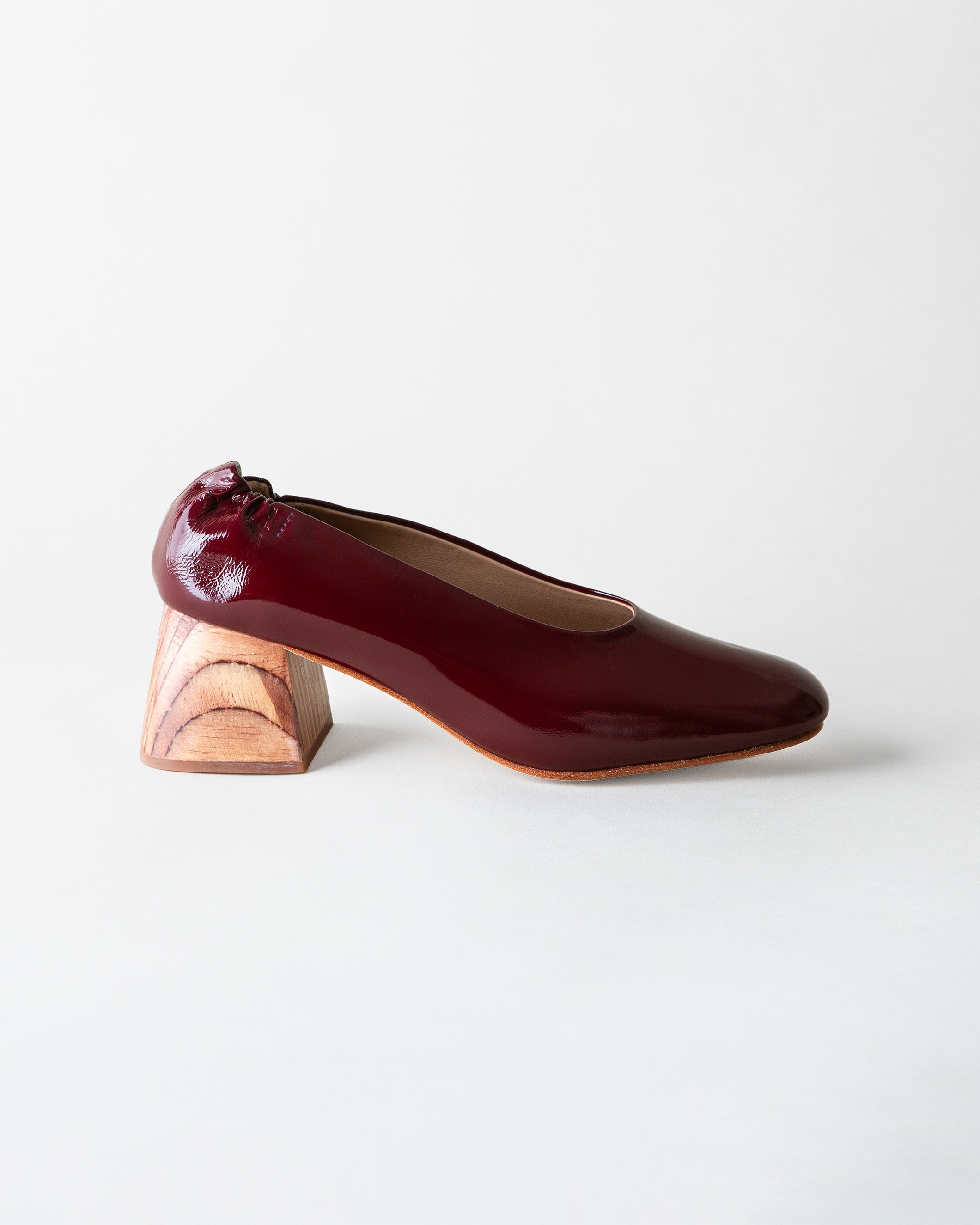 MIMI BLOCK HEEL PUMP VINO CRINKLE PATENT