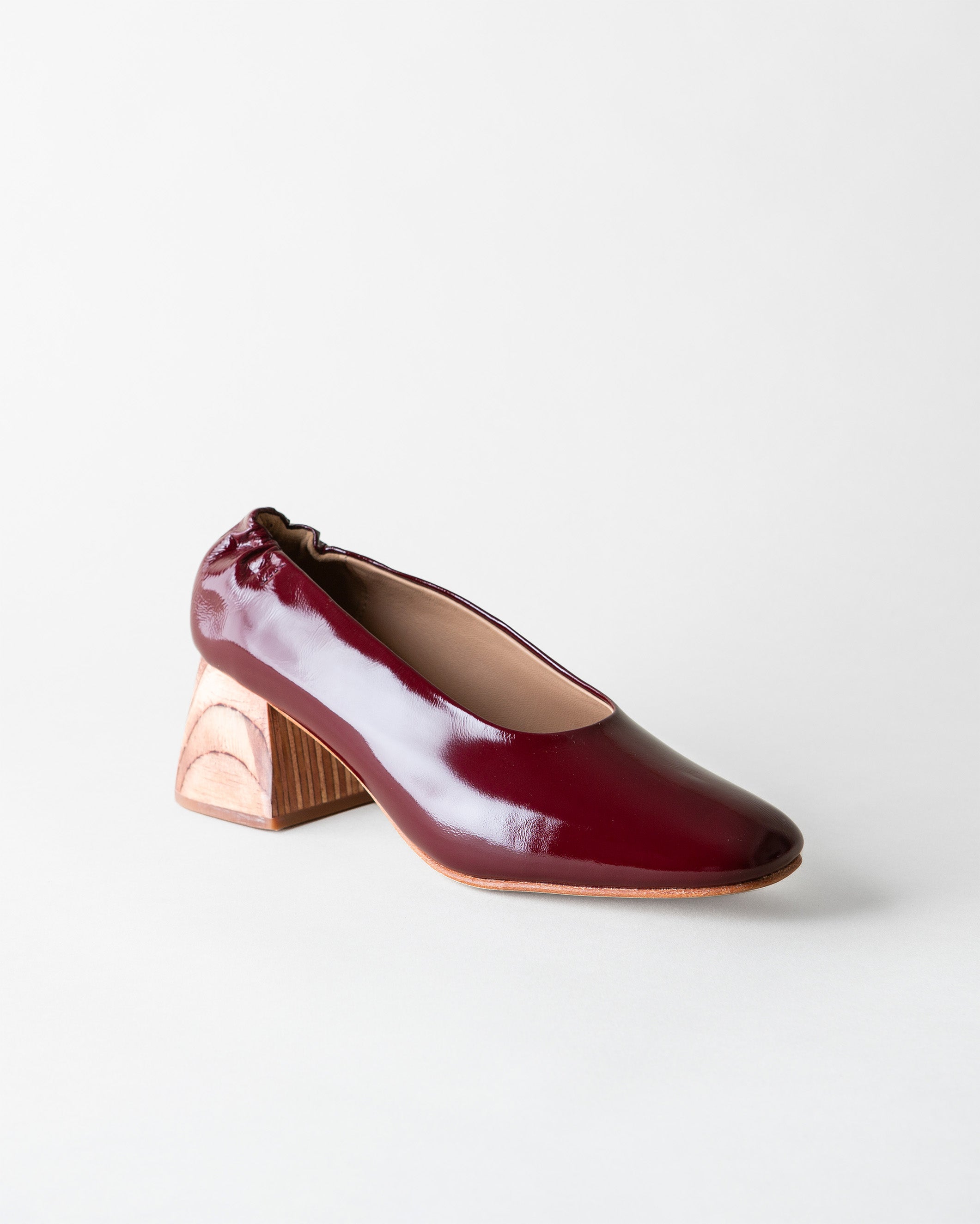 MIMI BLOCK HEEL PUMP VINO CRINKLE PATENT