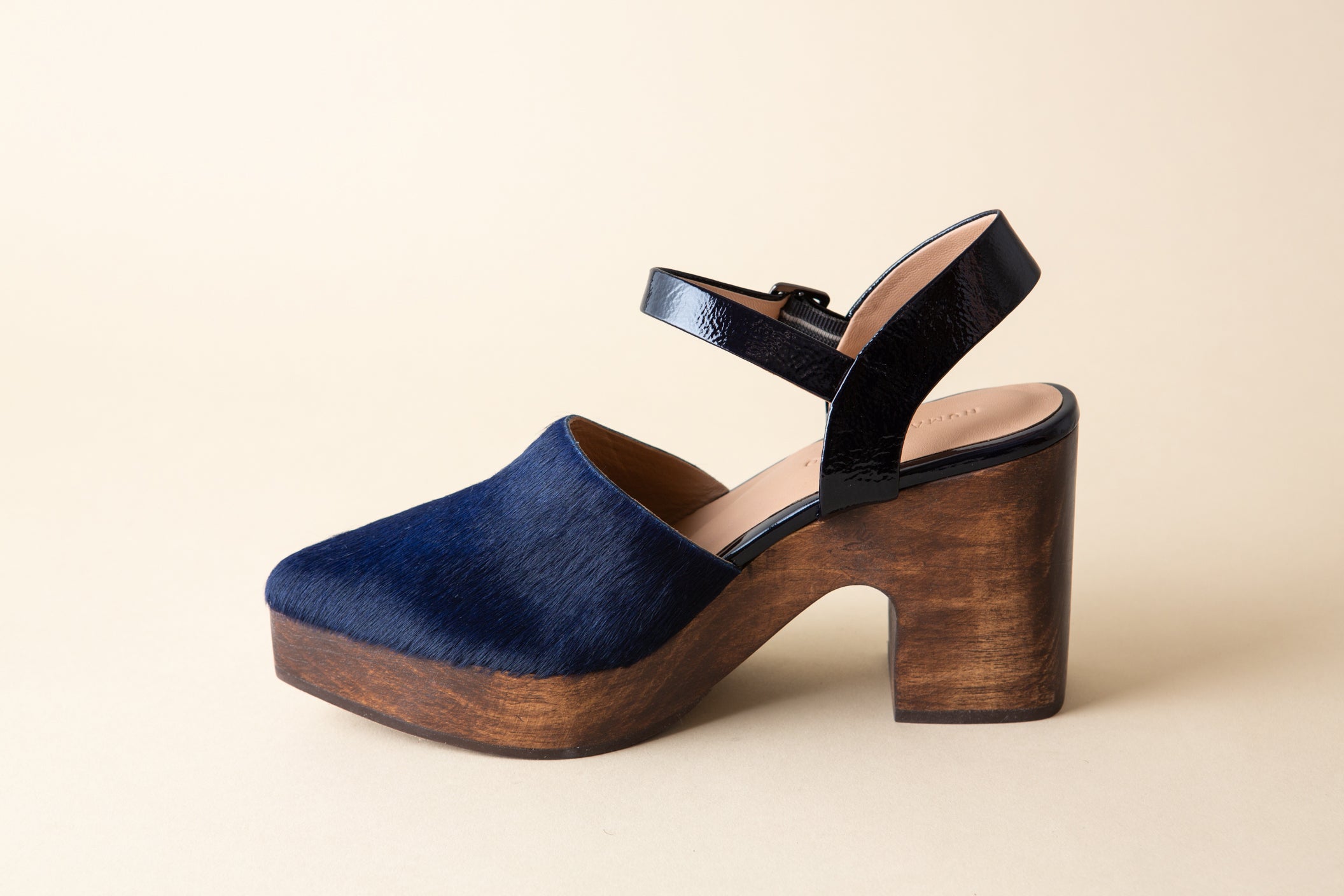 Pearl Navy Calf Clog Huma Blanco