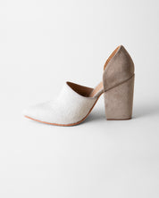 Two-tone d'orsay pump