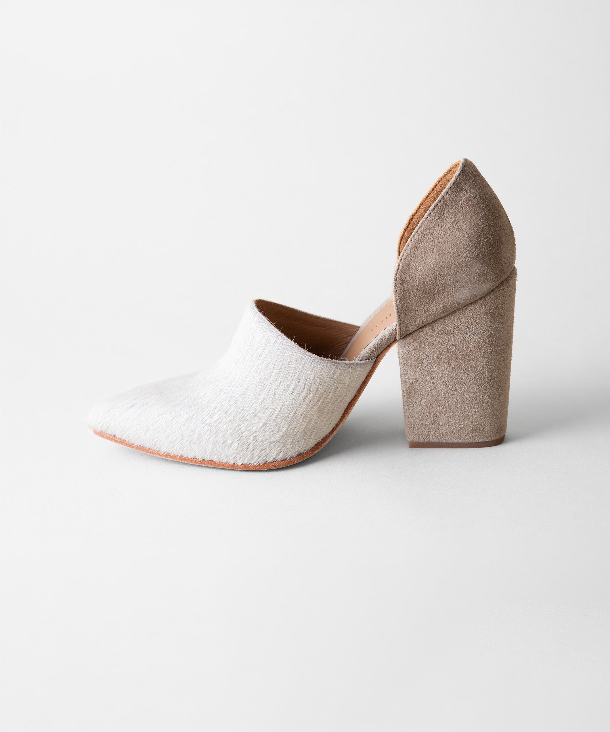 Two-tone d'orsay pump
