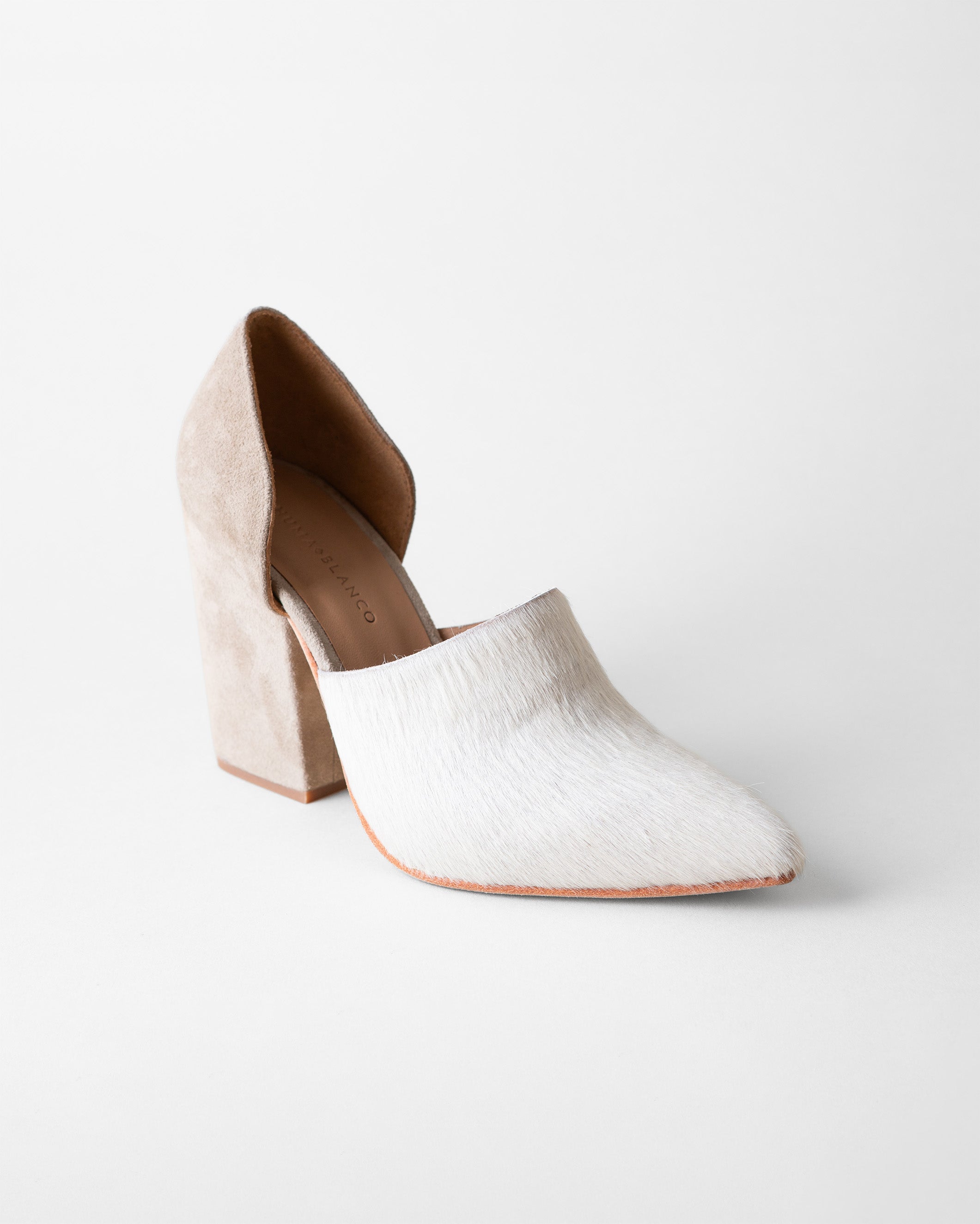 Two-tone d'orsay pump